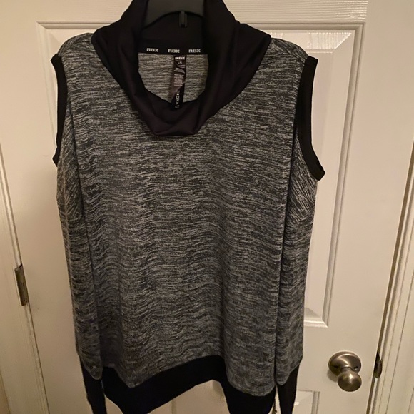 RBX Black and Gray Long Sleeve Activewear Top Cold Shoulder Turtleneck NEW LRG - Picture 1 of 5